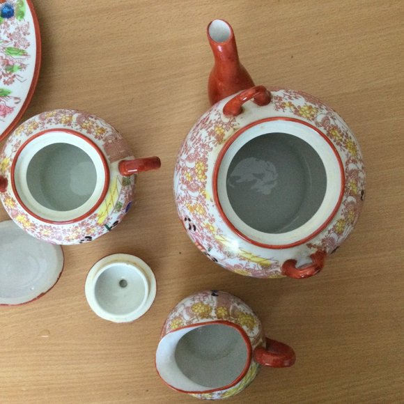 18pcs Vintage Japanese porcelain geisha teapot, creamer, bowl, cups, plates - Picture 7 of 11